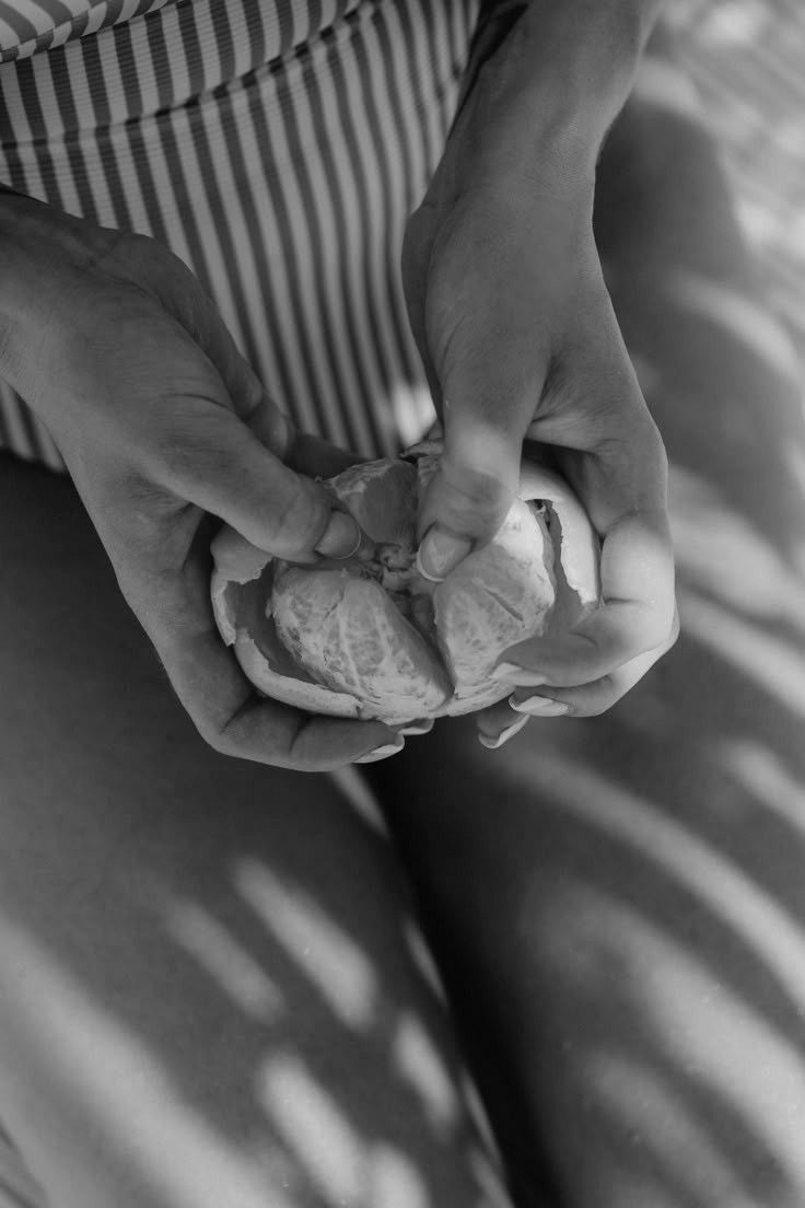 Retrouver sa sexualité après la grossesse : douceur, confiance et reconnexion à soi